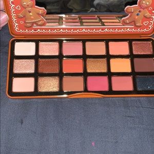 Too Faced Gingerbread Extra Spicy.